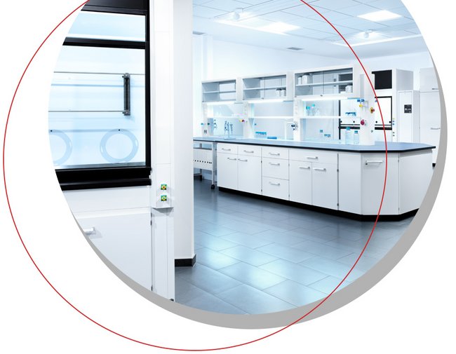 Seitentitelbild mit der Darstellung der modernen Laboreinrichtung mit weißem Labormöbel
