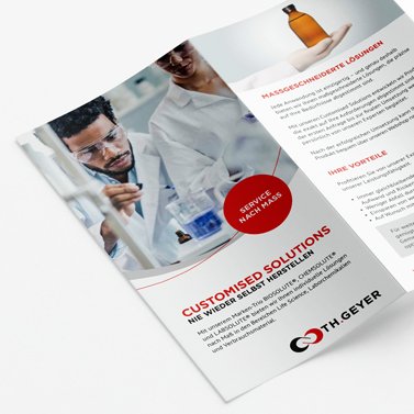 Cover der deutschen Broschüre mit allen Informationen zu dem Service von Th. Geyer Customised Solutions