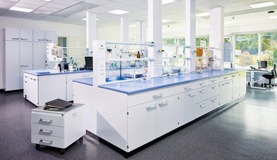 Laborplanung mit Köttermann Labormöbeln – Th. Geyer Projekt für Stadtentwässerung Schweinfurt mit moderner Laboreinrichtung