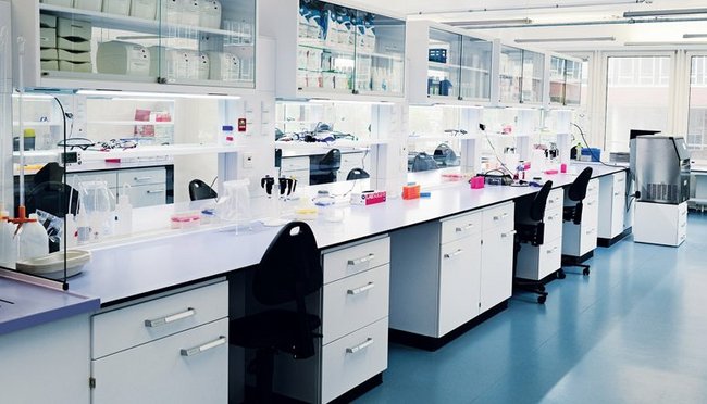 Köttermann Labormöbel und komlette Laboreinrichtung für Medical School Hamburg von Th. Geyer Experten